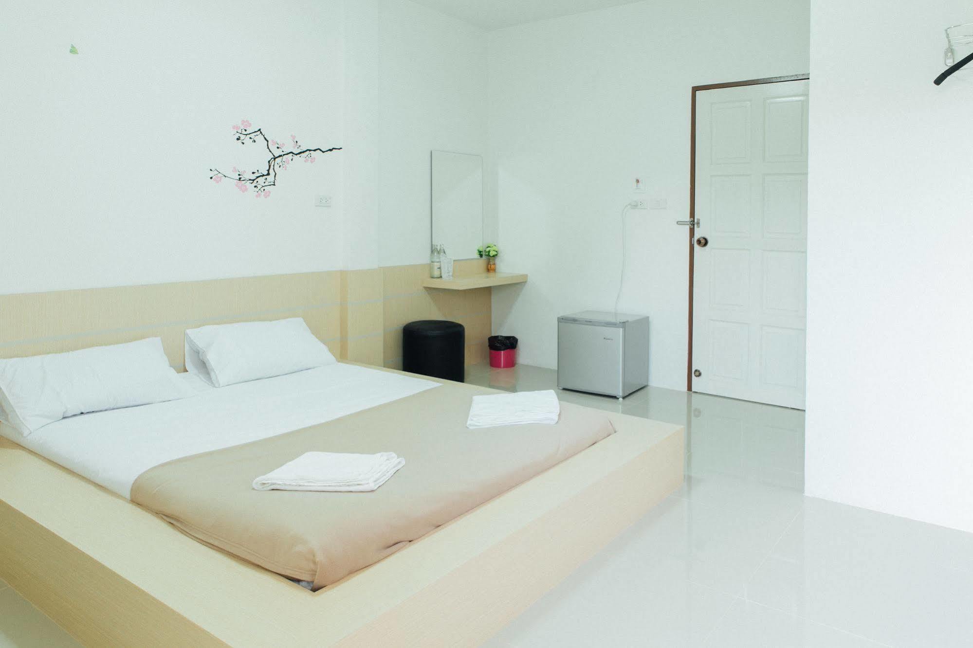 Cheaper Room Surat Thani Exterior foto