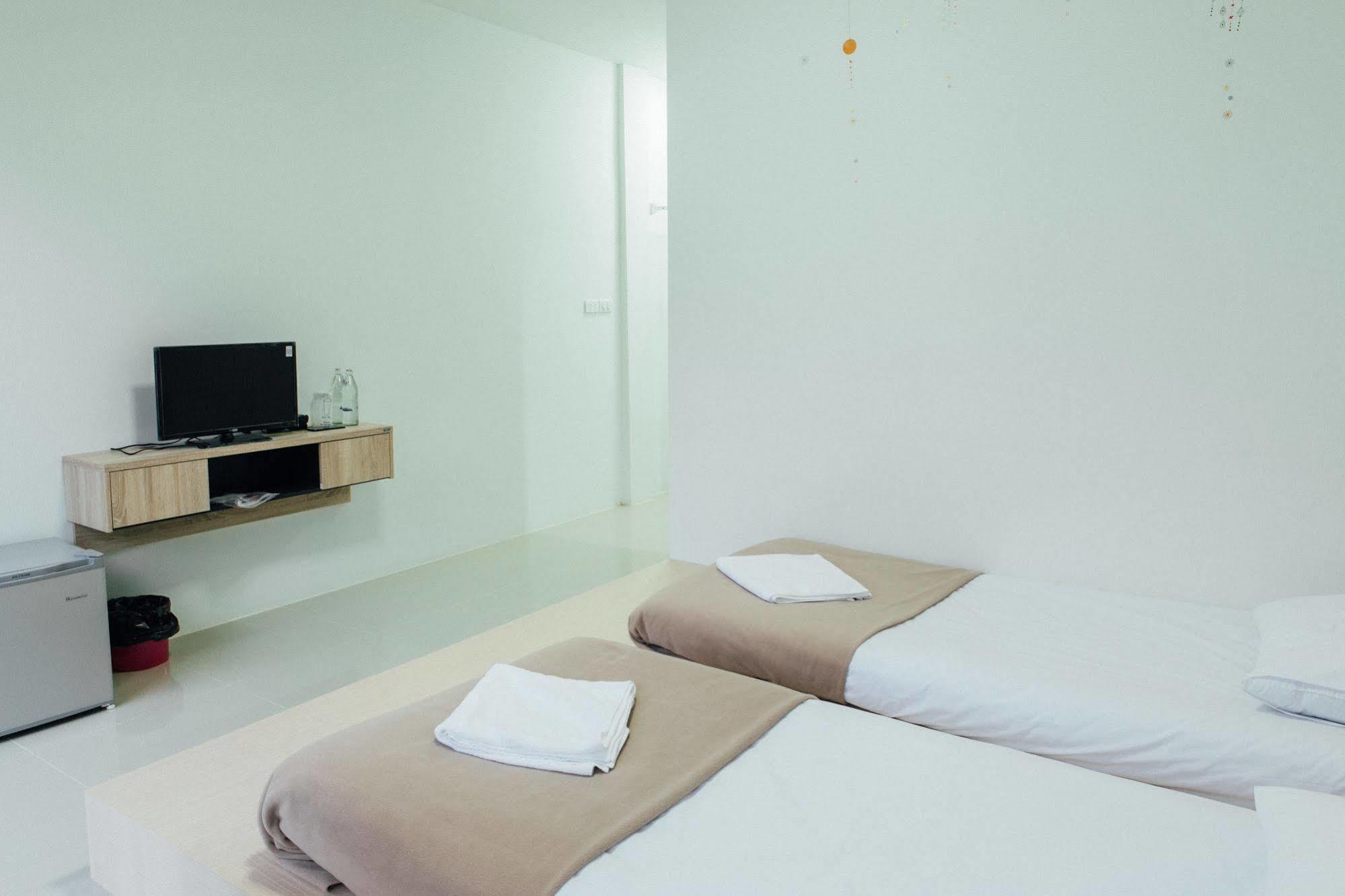 Cheaper Room Surat Thani Exterior foto