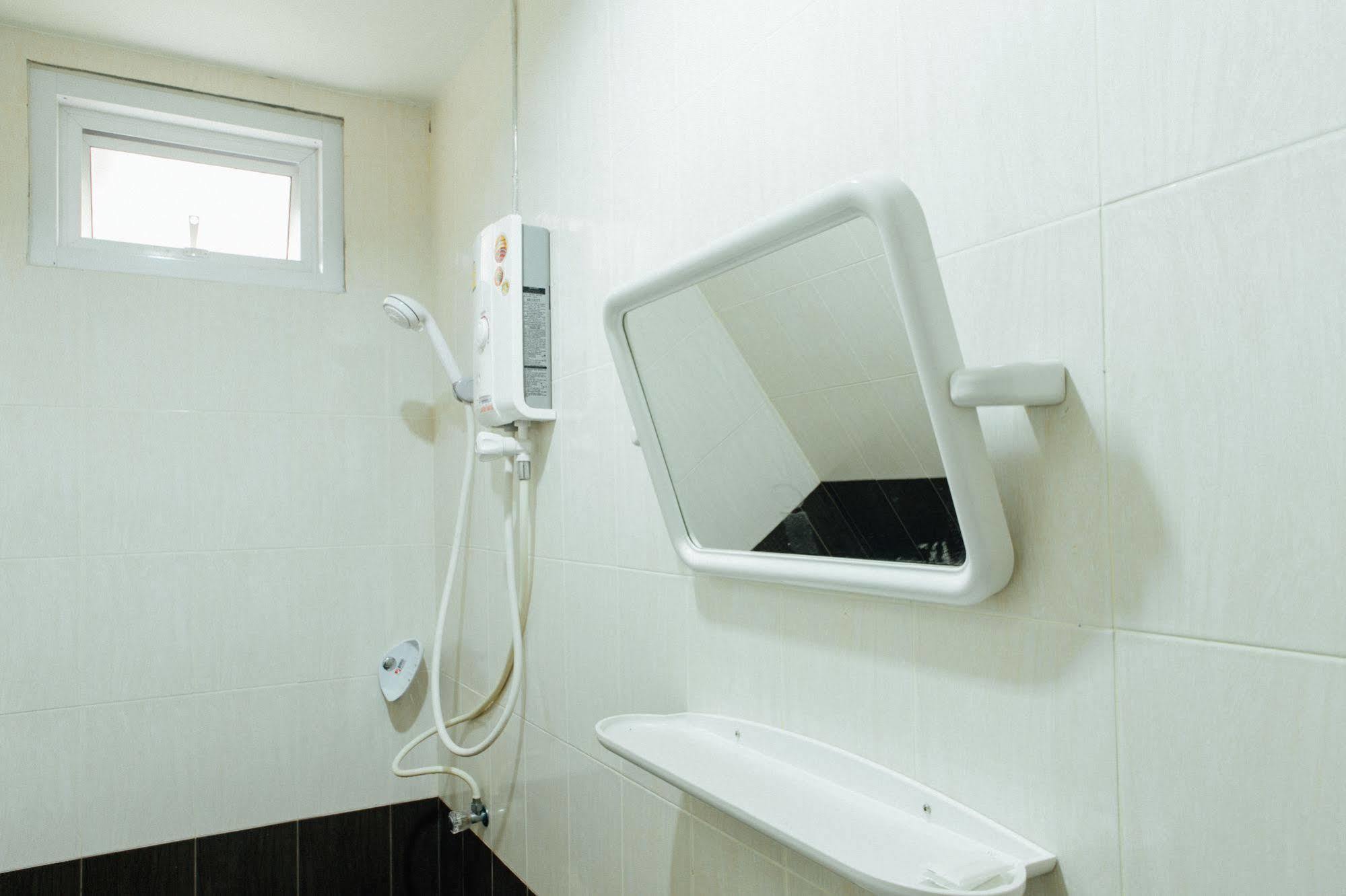 Cheaper Room Surat Thani Exterior foto